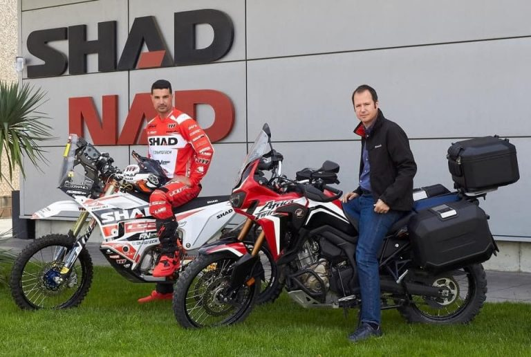 REVISTA400's tweet photo. SHAD PATROCINADOR OFICIAL DE JOAN PEDRERO 🔥
SHAD anunció que sería el patrocinador oficial del piloto Joan Pedrero por el resto de la temporada 2021 en el Road To Dakar 2022 en el Rally Andalucía del 12 al 16 de mayo.
Detalles:
https://t.co/IMjuW3QHBf
#TodosSomos400 #Shad400 https://t.co/ndZshquJGp