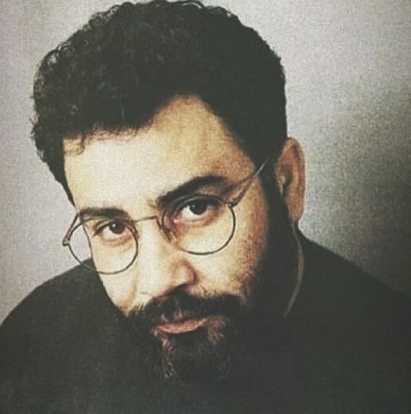 Yucelorak13's tweet photo. “Dünyada Şarkılar Misali Yaşayansın Sen Sen İnsansın, Sen İnsansın İki Milyar Cansın..” “#AhmetKaya 🌸🖤 ” https://t.co/BXBJO6CPai