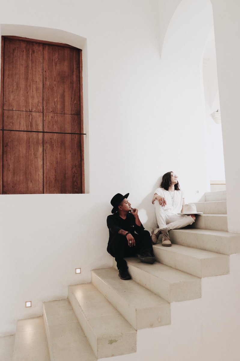 Volvimos a tomar <a href="/cafeconmezcal_/">dame café</a> con <a href="/care_much/">Carlos Lang</a> en Oaxaca y en el mismo lugar donde grabamos ese primer episodio. Celebramos el cariño de quien nos escuchó y vió. ¡Salud amigos! 🤍🖤 📷 Liz Ortz #oaxaca