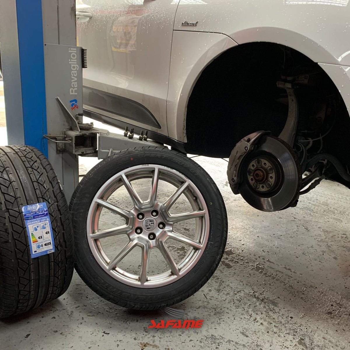 SafameComercial's tweet photo. Talleres Jesvan
Qué bien ha quedado este juego de Sport SUV GT ⭐ montadas por profesionales como @talleresjesvan
✔ Interstate Tires
📍 Fuenlabrada, Madrid
#Safame #Neumáticos #Jesvan #Interstate #Distribuidor #Tyres #Taller #Mecanico #Conducir https://t.co/crEi0MmEZe