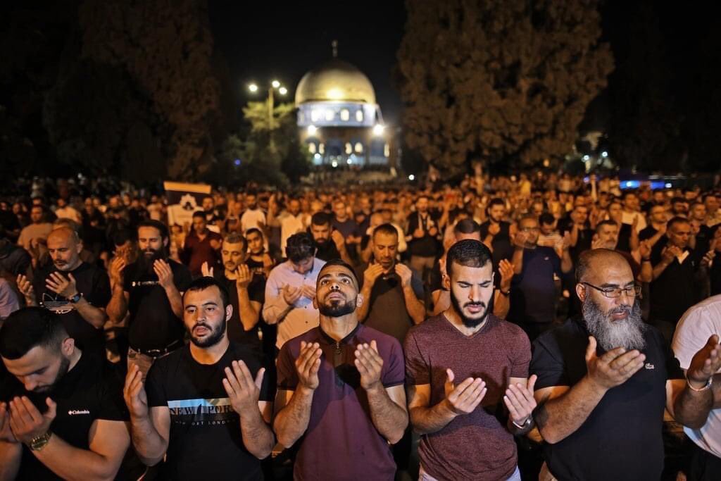 onatkovac_'s tweet photo. Gevşeklik göstermeyin, üzüntüye kapılmayın. Eğer inanmışsanız, üstün gelecek olan sizsiniz. Âl-i İmran 139 https://t.co/ElSU3nIRpd