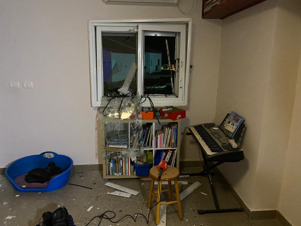 A house in southern Israel was directly hit by a rocket fired by terrorists in Gaza. 

Imagine if your house was hit by rocket fire in the middle of the night. Israel must strike hard terrorism in Gaza. We must not stop. #Israel #IsraelUnderFire