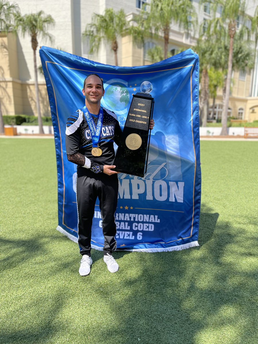robbycarmichael's tweet photo. I’m a back to back World Champion! Crewcats will always have my heart! @CA_Crewcats https://t.co/eaH2ooxRCQ