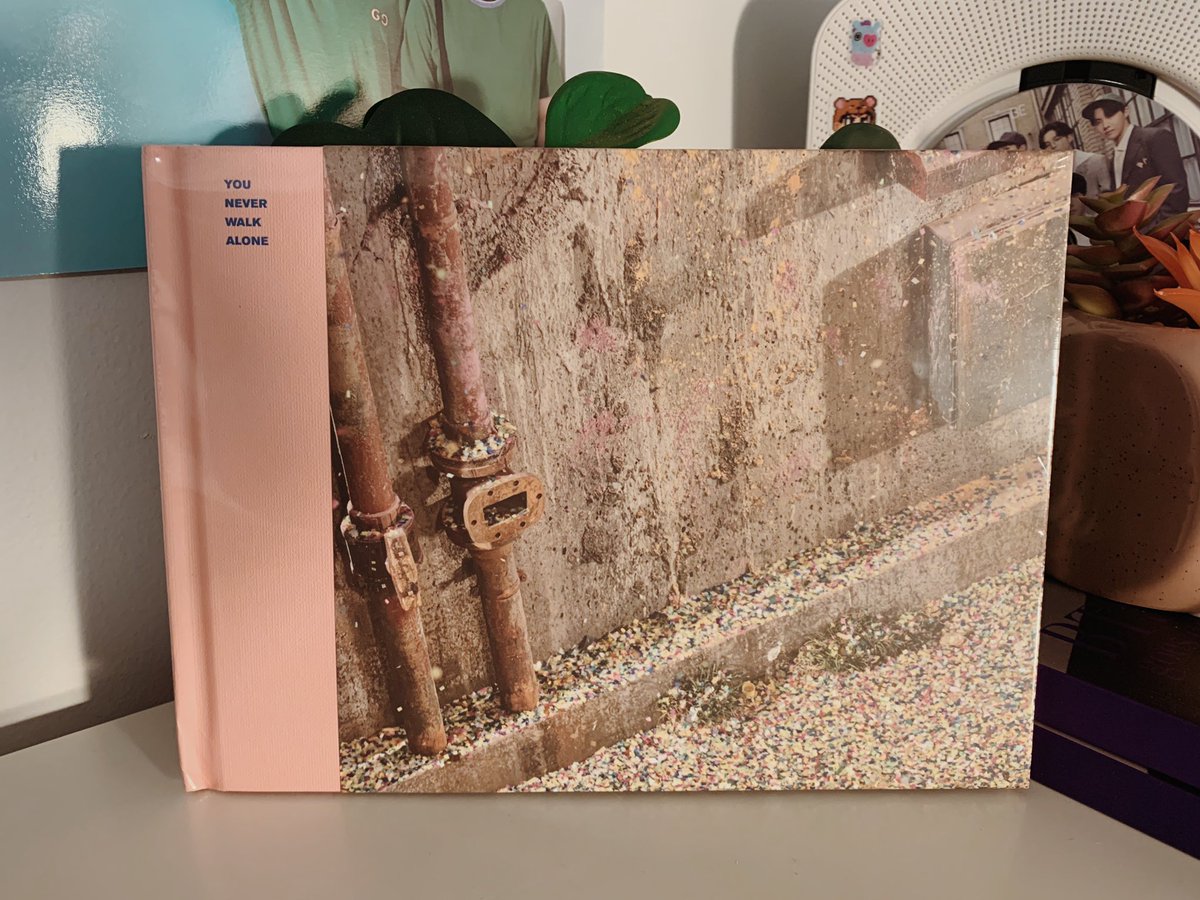 snowflowergifts's tweet photo. BTS ALBUM 𝙂𝙄𝙑𝙀𝘼𝙒𝘼𝙔 
🌸 you never walk alone

✧ 1 winner, worldwide
✧ retweet &amp; reply with bbma or #iHeartAwards voting tags, see guidelines below 
✧ followers only
✧ ends may 12 @ 7am mst https://t.co/iLdpzG5oXn
