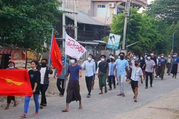 dr_paing's tweet photo. On May 11, the #Pakokku University Students' Union went on strike.
#May11Coup
#WhatsHappeningInMyanmar
#MilkTeaAlliance https://t.co/R2KDFRdKhw