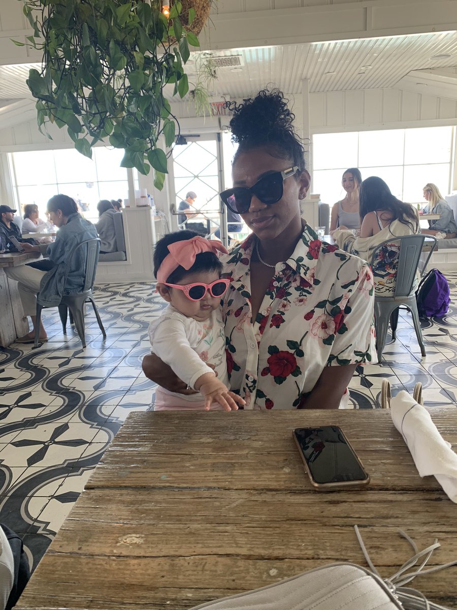 TaylorSymonee's tweet photo. Giving you rich Auntie vibes✨ https://t.co/V9JSmr91gc