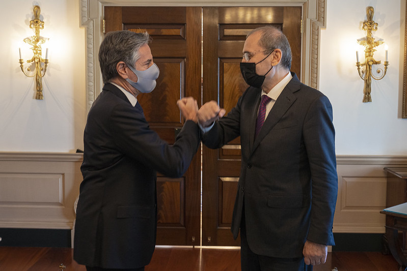 SecBlinken's tweet photo. I met with Jordanian Foreign Minister @AymanHsafadi, and reaffirmed the importance of the U.S.-Jordan strategic partnership in advancing our mutual goals of peace and stability in the region, including restoring calm in Jerusalem. We value our strategic partnership with Jordan. https://t.co/9ns82Bzky5