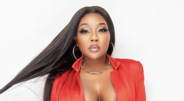 RickeySmiley's tweet photo. Listen to @iamlatocha from #Xscape talk about the time paramedics were called to a church because her singing #HowExcellent caused pure pandemonium!!!! https://t.co/s2MerKJmgq https://t.co/oZ6O3m8yjA