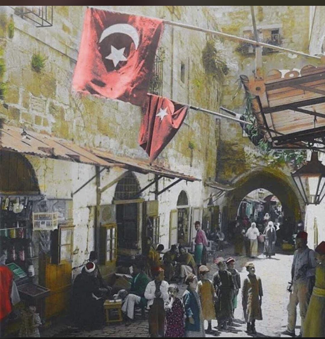 Bir zamanlar Kudüs’te biz vardık Türk Bayrağı altında huzur içinde yaşayan bir toplum vardı 

#AksadaBaskınVar