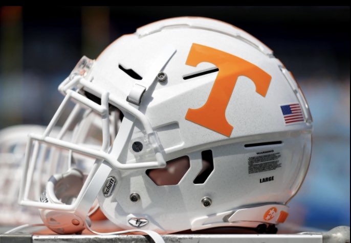 KhaiPrean's tweet photo. #AGTG Extremely blessed to receive my fourth D1 offer from The University of Tennessee🧡🤍
#GBO 
@CoachMack_Tenn 
@campmoula_MG 
@Shawnpreston25 
@Ascension1Saia 
@G_Sportz 
@samspiegs 
@Julie_Boudwin 
@JeritRoser 
@JimmyDetail 
@LABootleggers 
@Prean331 
@jmondtapp 
@Rivals https://t.co/2YfaiCFHb4