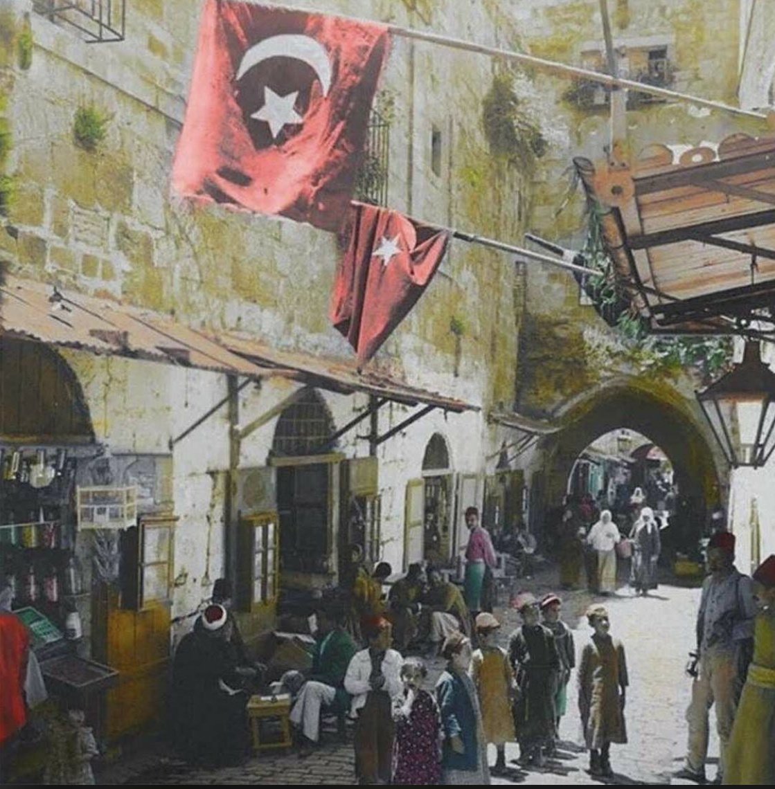 Bir zamanlar bayrağımız altında Kudüs'te barış vardı. 🇹🇷🇵🇸

#AksadaBaskınVar
#المسجد_الأقصى