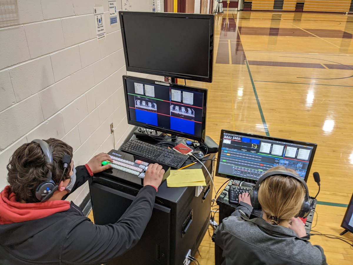 MediaCrew162's tweet photo. At the controller tonight Ayden Carly running tricaster..@JohnAndringaMN @MediaCrew162 @FlyersAthletics @Alexroesch1 @NewTekInc @MSHSL @HSAHubMN https://t.co/SNzrNz6UDH