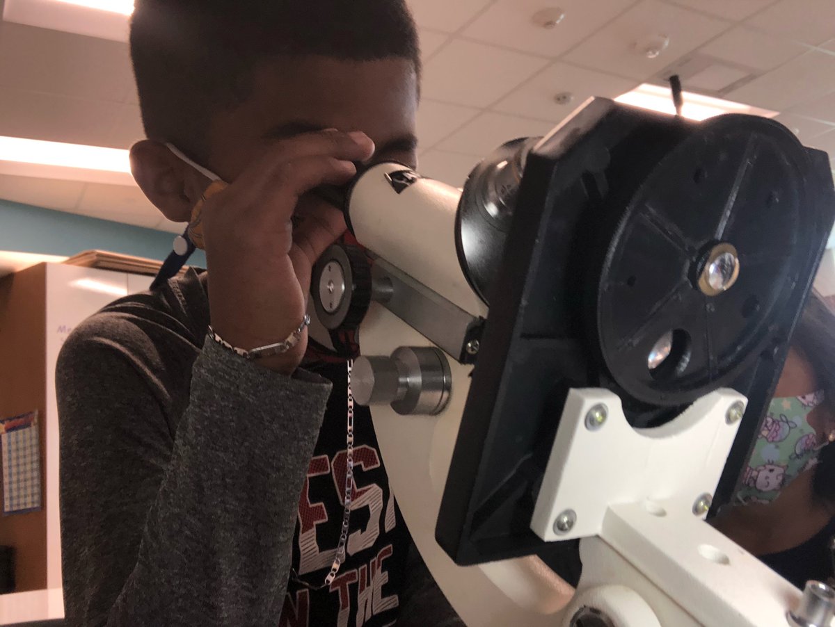 Javier_Montiel1's tweet photo. It is never too early to be inspired to be an astrobotany researcher onboard the @ISS_CASIS even in kindergarten as students learn by doing, playing and observing with #IOT devices #ISSSTEM https://t.co/6mXYofNK5h