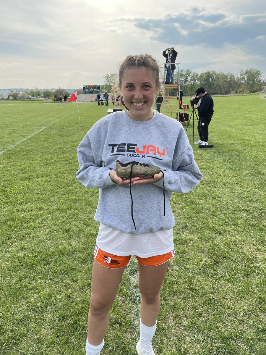 Tonight’s golden boot winner is Abby Evers who tallied 2 goals on the evening! She peppered the goal tonight and found the brace and the game winner! Great work Abby.