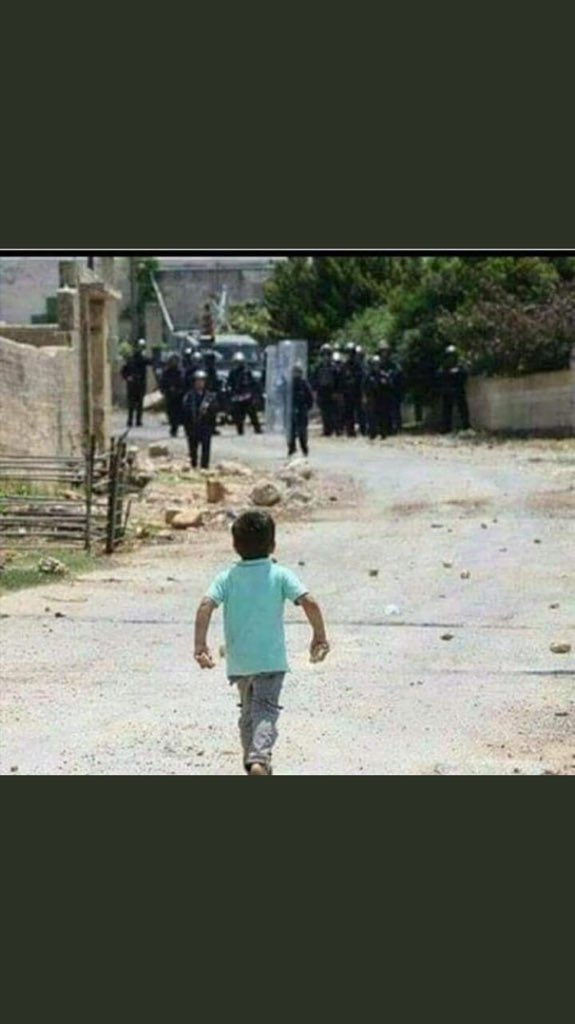 Bu, Ne yeryüzündeki ne de devr-i alem kahinatın yasasına sığar!
BM, AB ülkeleri, Türk Devletleri, Asya Ülkeleri, Uzak Doğu Ülkeleri,  Rusya ve Çin ve bütün dünya ülkeleri, bu Terör kokan, vahşet kokan, hak bilmez, hukuk bilmez bu ülkeye ambargo uygulanmalı ve  bu ülkeye gerekirse