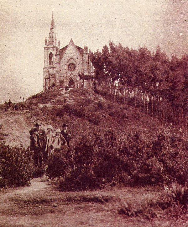 DeepSageApp's tweet photo. Cerro de Monserrate en Bogotá probablemente la foto es entre las décadas (1920-1930) https://t.co/teYu4roVWB
