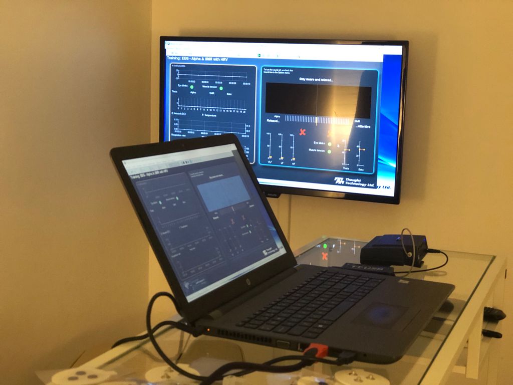 JuliaAchilli's tweet photo. ¿Sabias que tus estados emocionales pueden medirse?👇🏻
👉🏻En nuestro centro de psicología medimos estas variables y te entrenamos mediante #biofeeback y #neurofeedback para trabajar estados de #ansiedad #miedo #depresion #duelo #estres #fobias, entre otras dificultades emocionales. https://t.co/Xp9g2Mnzlq