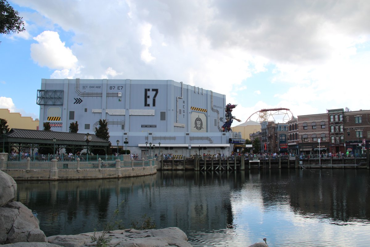 Transformers: The Ride & Springfield waterfront