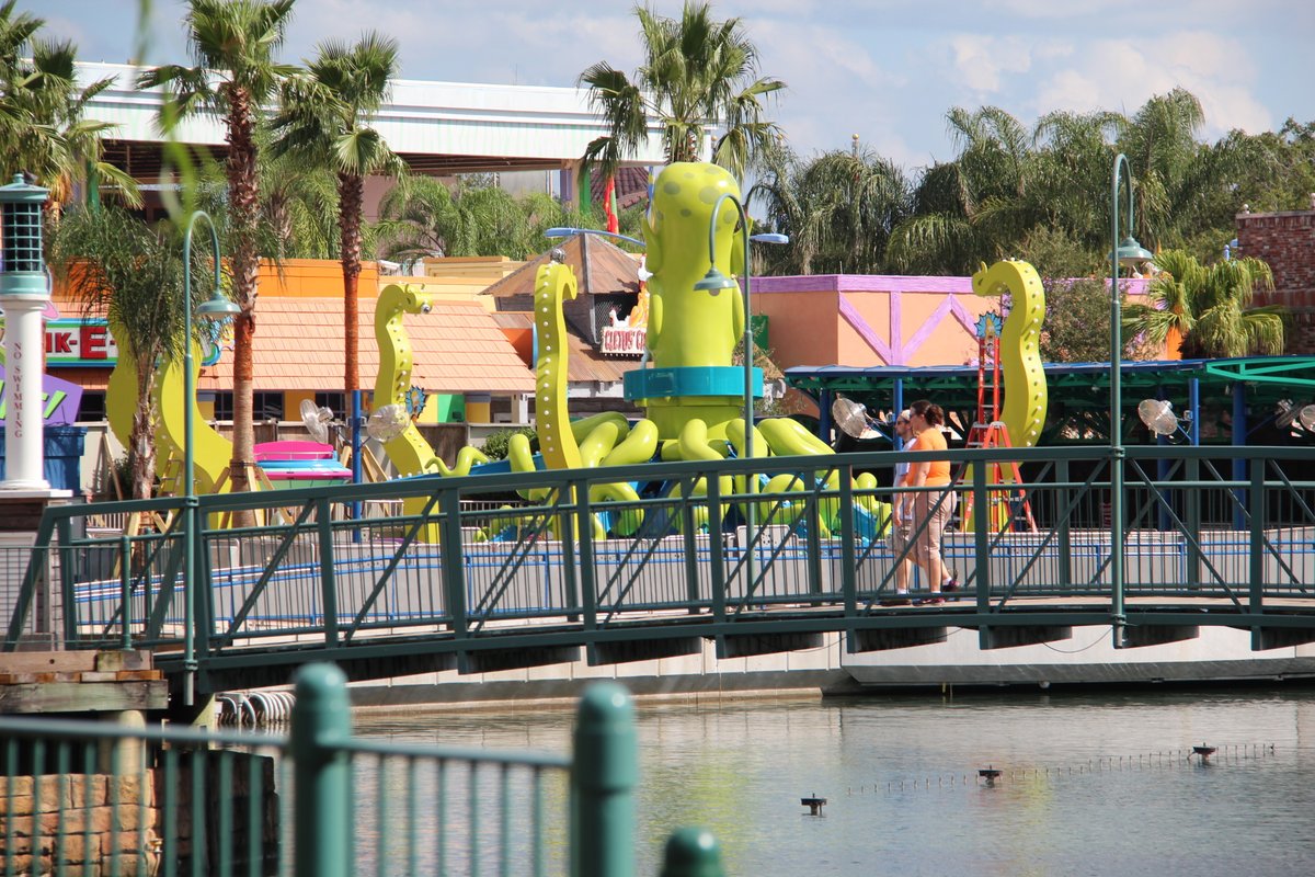 Kang & Kodos' Twirl 'n' Hurl. August 8th, 2013 (3 days before it officially opened)