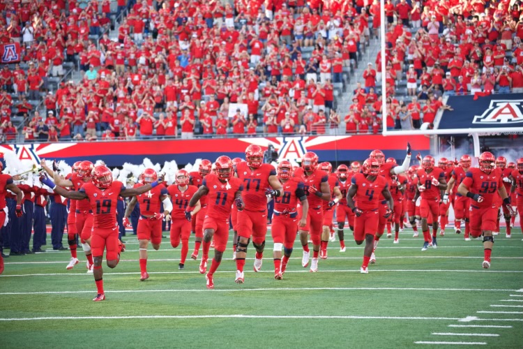 After a great talk with Coach Don Brown, I am blessed to announce that I’ve received my first offer from The University of Arizona #BearDown🐻⬇️

<a href="/FBCoachDBrown/">Don Brown</a> 
<a href="/rickyhunley/">Ricky Hunley</a> 
<a href="/CJRecruiting1/">Jerry Cavazos</a>  
<a href="/jasonscheer/">Jason Scheer</a> 
<a href="/perroni247/">Brian Perroni</a>
@matgoazcats