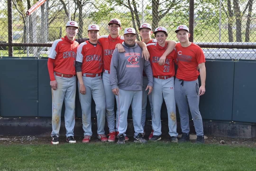 psufanbecky's tweet photo. Extraordinary group of players and young men molded by an outstanding coach #coveboys #seniorday @Hunterhk3 @lleyton_kling @ebersole_tanner @Hall08Tanner @landonbwilliams @AjHoenstine https://t.co/ctHTdgkPgE