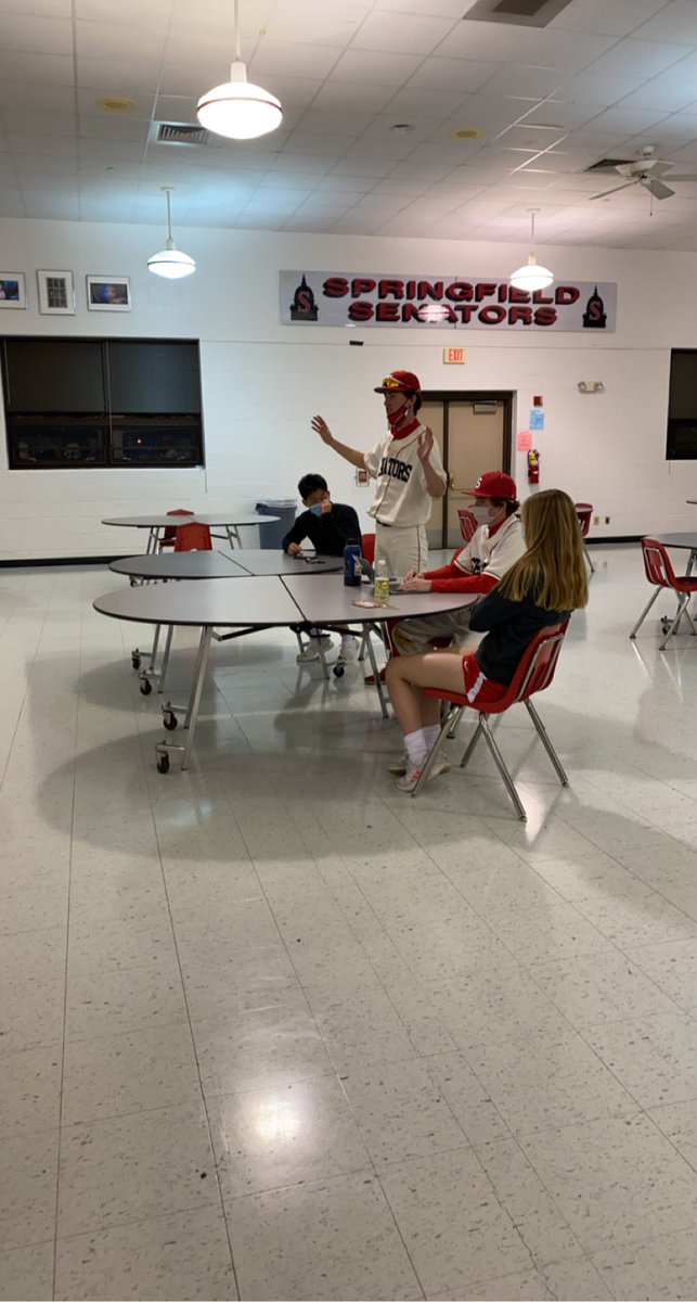 __shsstudco__'s tweet photo. Two year Council President Avery Pound leads his last meeting and the senior’s last meeting of the year! https://t.co/sSlydMRhs2