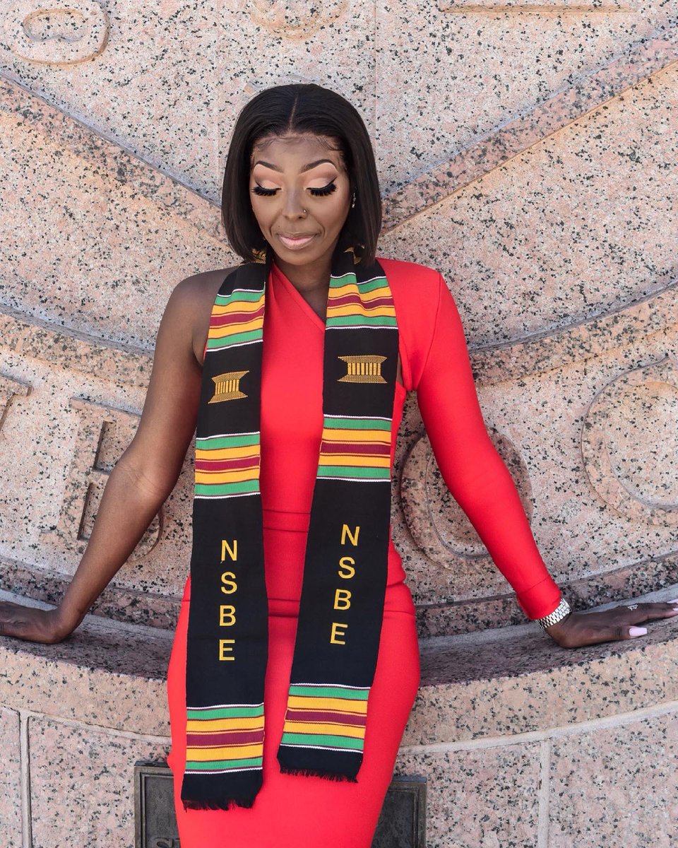 GoWithDa__FLO's tweet photo. I chose my path, but God ordered my steps. 
-Proverbs 16:9
.
This journey has truly been a trying one, but I thank God for his direction. Im a living testimony. This is just the beginning. 🙌🏾 
.
👩🏾‍🎓B.S Mechanical Engineering
👩🏾‍🎓Minor in Mathematics https://t.co/sBZo7EAV7a
