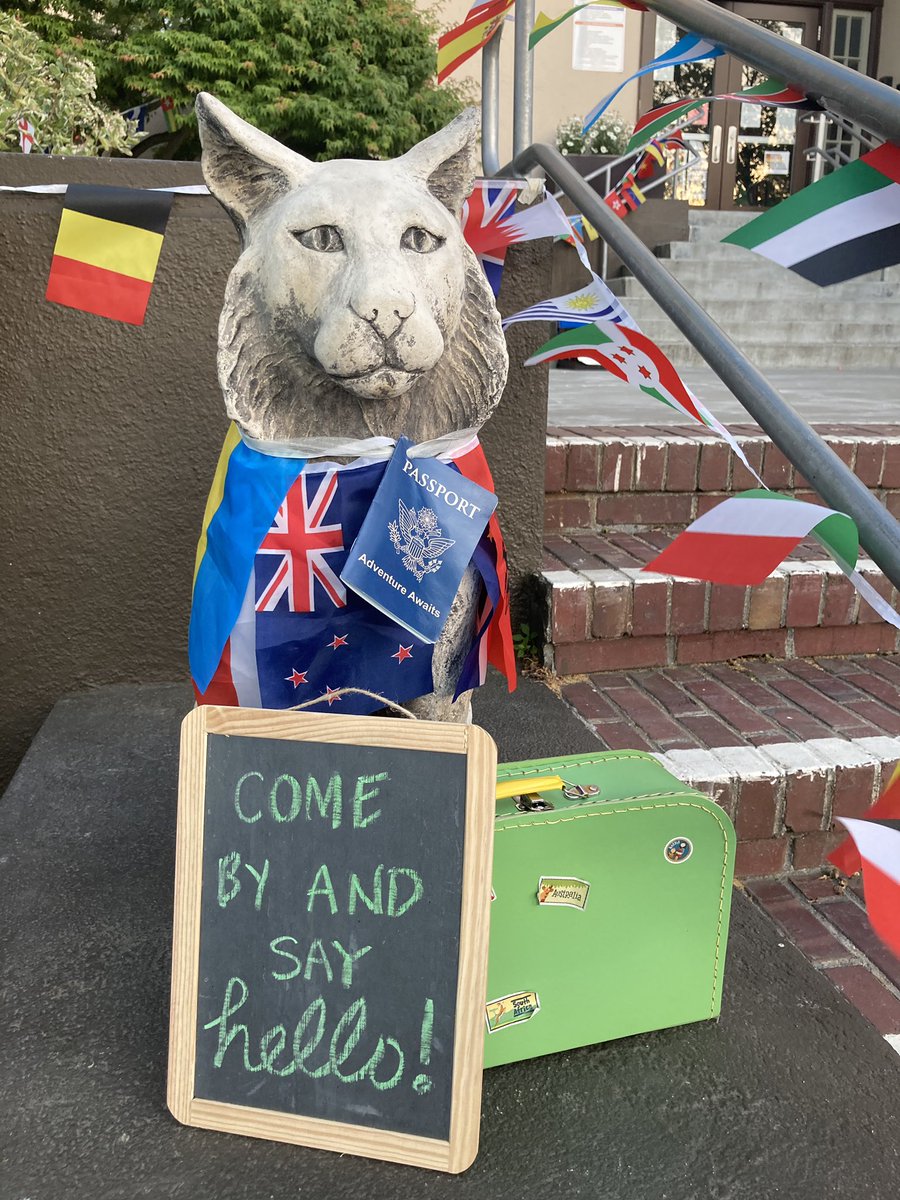 WESWildcatsBSD's tweet photo. It’s Multicultural Week at Washington 🌎 Stop by to chalk a greeting in your family’s language! https://t.co/g3d1sLnBos
