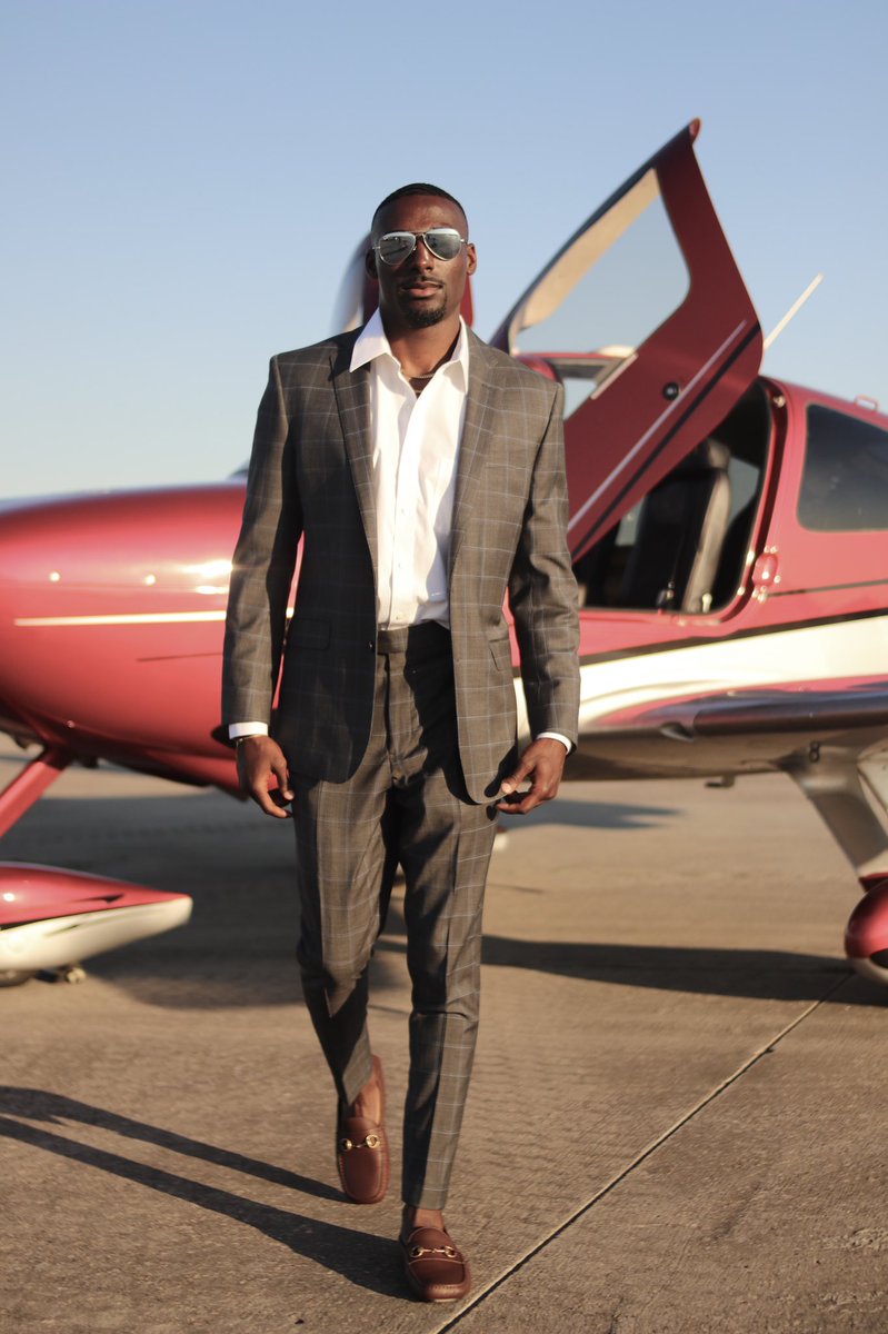 MBoykins7's tweet photo. “The sky isn’t the limit. Your mind is.”
•
•
1st Generation Aviator
2nd Generation Graduate

#Black #Educated #Professional. https://t.co/h04rLimyRO