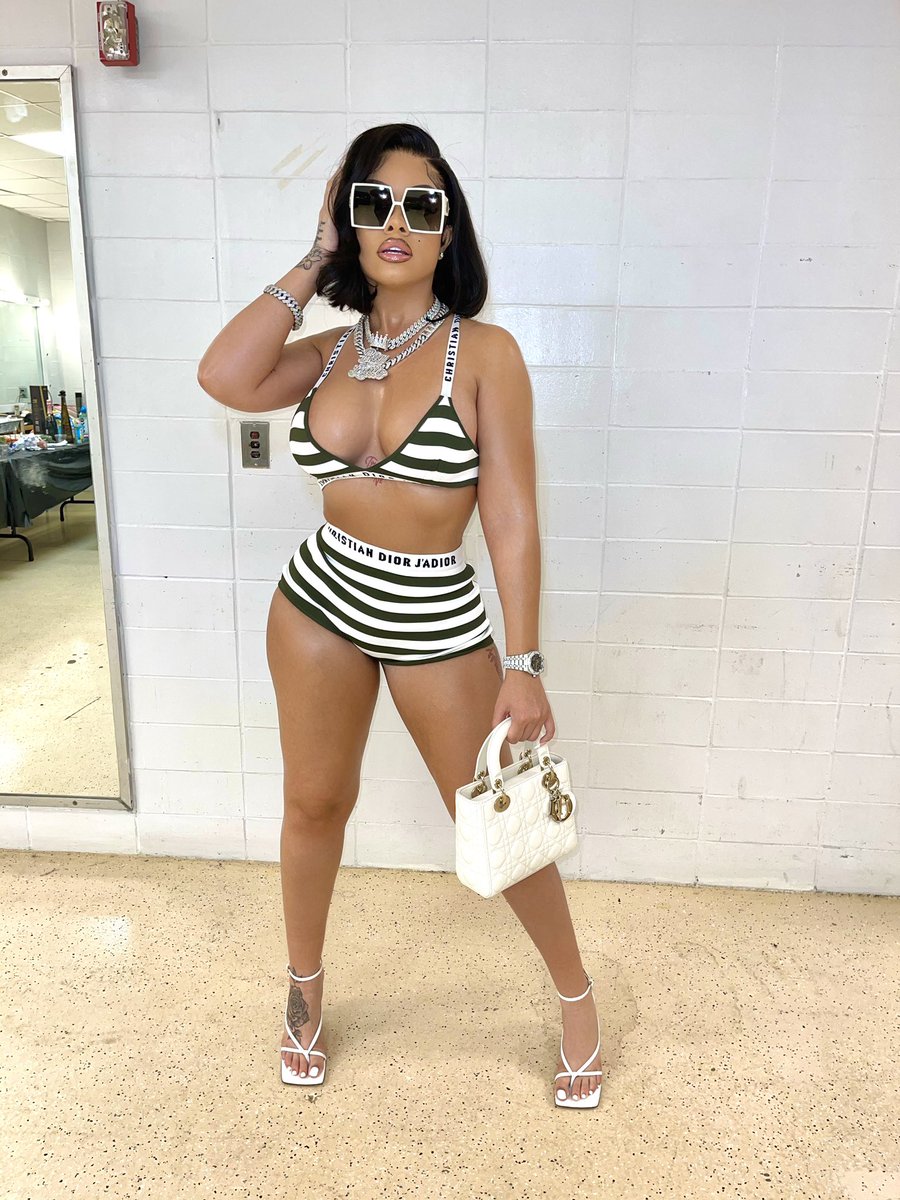 Latto's tweet image. BIG Latto ain’t shit little but the waist 💨