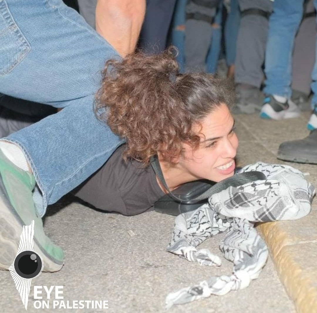 Şiddetin;
Dini, dili, ırkı, cinsiyeti olmaz.
#Kudusİslamındır #KudueseSahipCık #KadinaSiddeteHayir #KadınlarYasamakİster