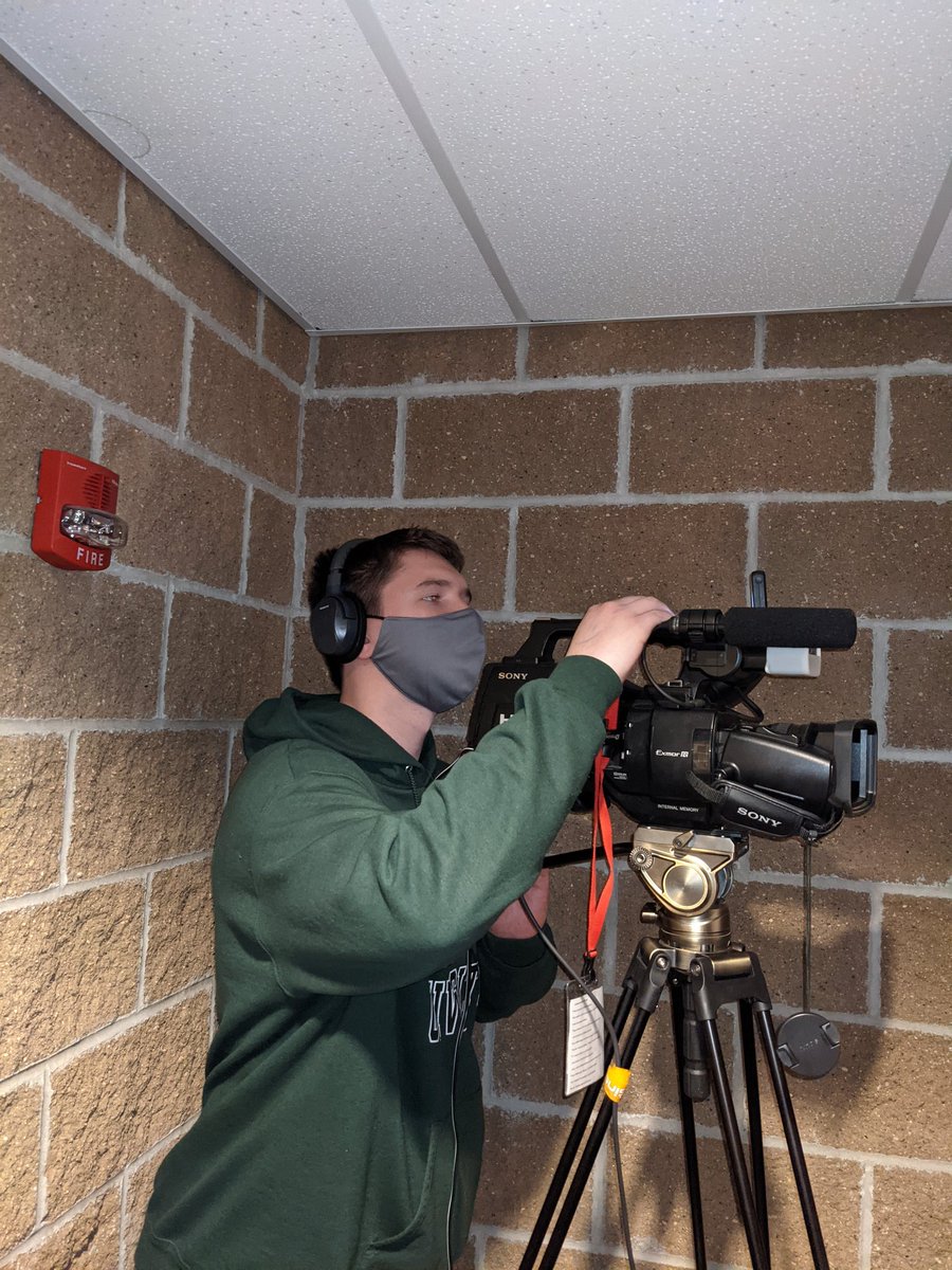 MediaCrew162's tweet photo. Zach on camera for the first time... Nice job... @MediaCrew162 @JohnAndringaMN @KevinKochmann @krjbkrjmkkcq @NewTekInc @MSHSLjohn @JohnAndringaMN https://t.co/hu6hSIQoSg