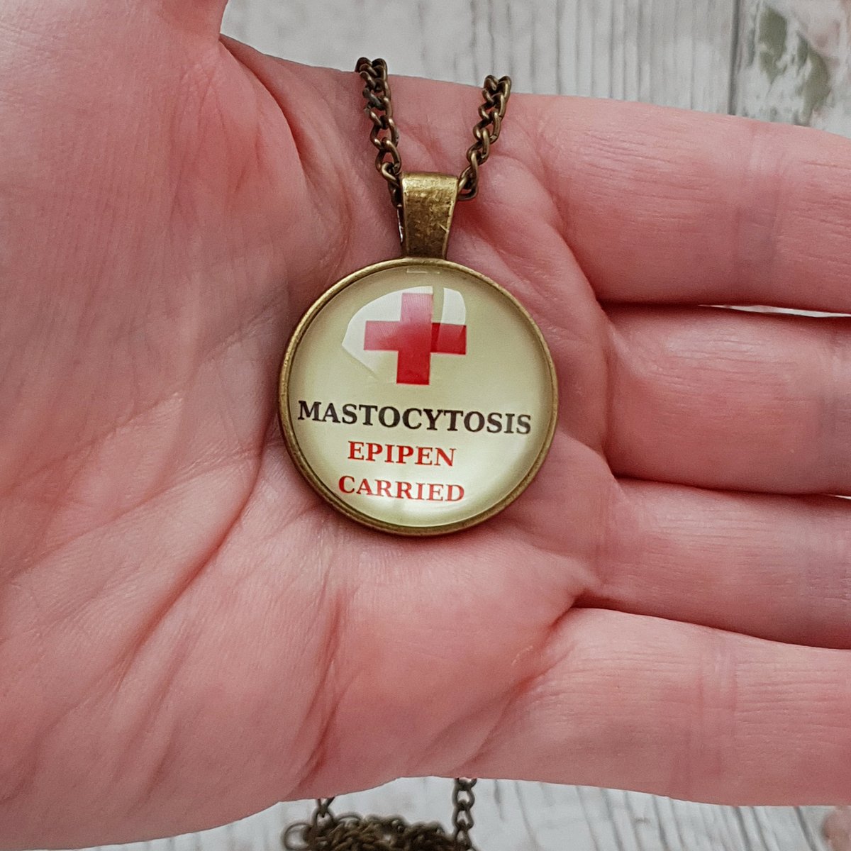 martisanne's tweet photo. Mastocytosis medical pendant, epipen alert, anaphylaxis warning, personalised medical ID necklace, Medical notification, allergy, SOS charm https://t.co/9Mwz2j2CYq #TMTinsta #EtsyTeamUnity #MastCellDisorder https://t.co/GkdWsAI6Ie