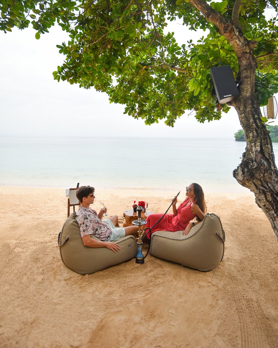 Complete your enchanting tropical escape with a marvellous sisha experience at Meliá Bali Mount Agung Bar. Create a unique experience as you lay back and inhale the exclusive atmosphere that is beautiful Bali. 💨🌝
#DiIndonesiaAja #WonderfulIndonesia #FromIndonesiawithLove