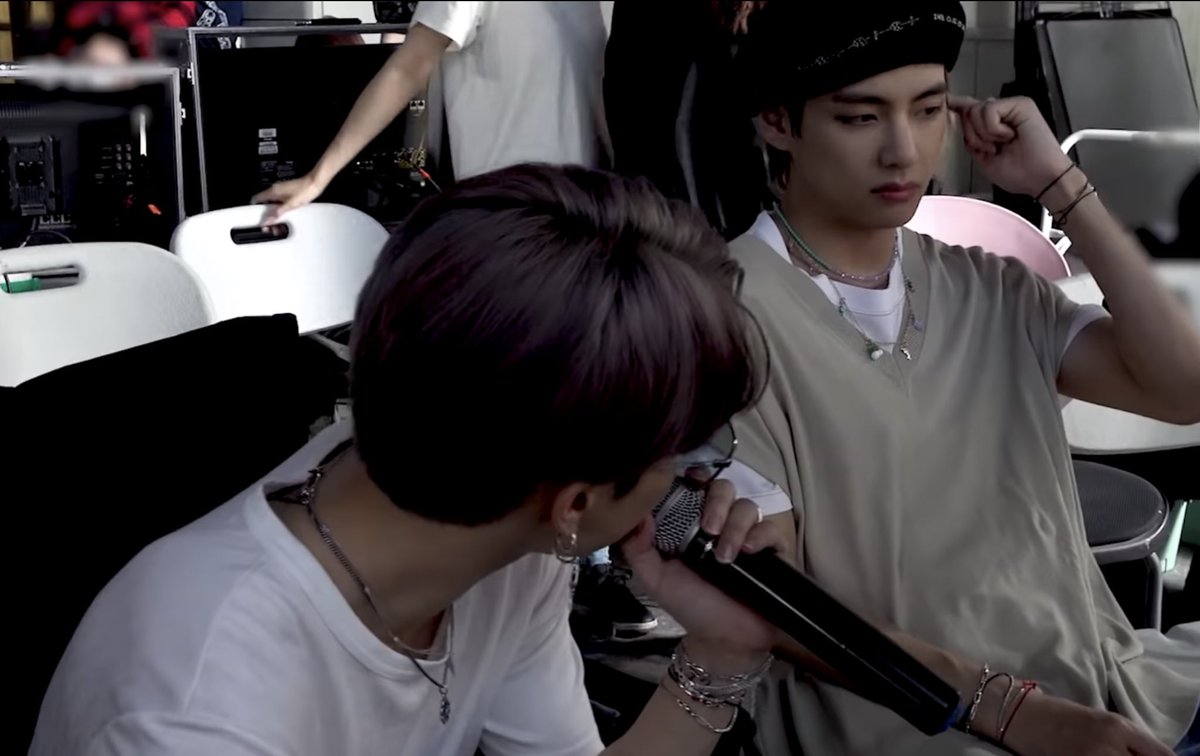 : เธอเป็นแฟนพี่ได้ยังคะ
: เราชอบจองกุก