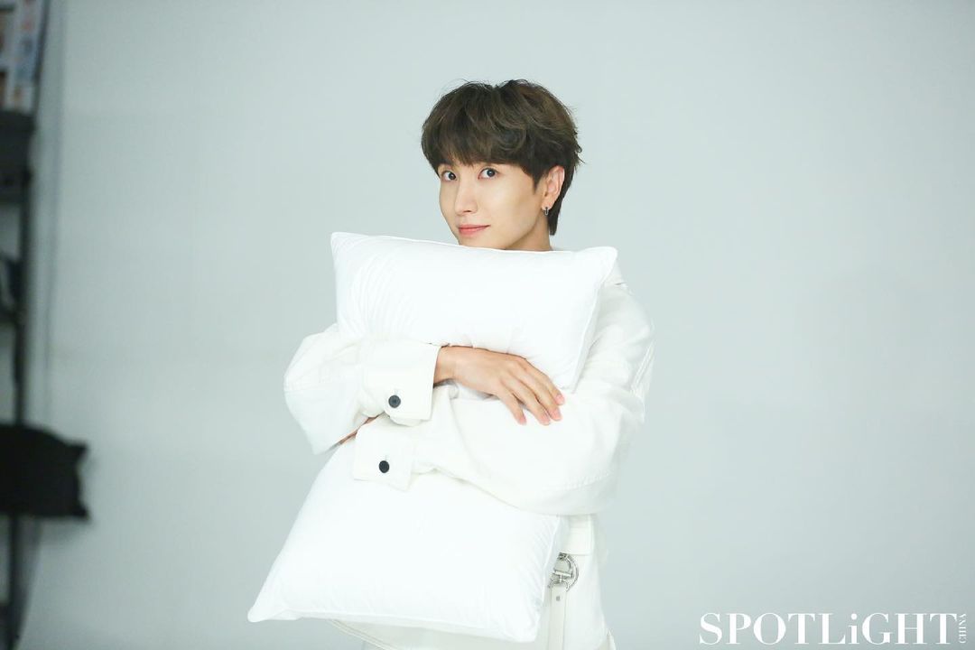 TekMona's tweet photo. 7:01😍😘💗💗💗✨💫
#이특 #LEETEUK 
@special1004 https://t.co/HjevfXAr3r
