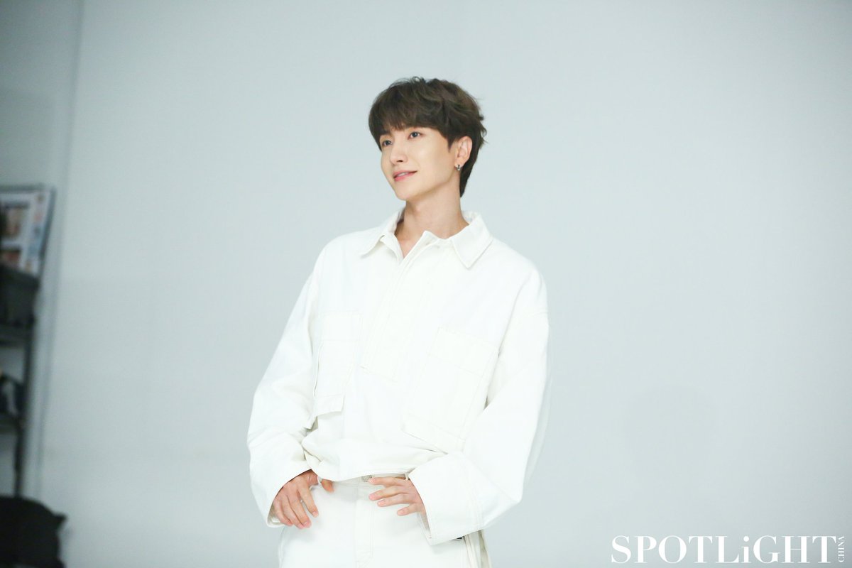 TekMona's tweet photo. 7:01😍😘💗💗💗✨💫
#이특 #LEETEUK 
@special1004 https://t.co/HjevfXAr3r