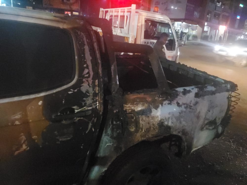 MbahoJoshua's tweet photo. @HEBobiwine In actual sense you're a coward, how does burning cars make you a hero?
Stop childish games and enjoy your kamane in Peace.
Kind reminder, the person you're tickling is a General of *Original* Resistance Army.
#M7Inauguration
#SecuringUganda https://t.co/RDgJZqotjV
