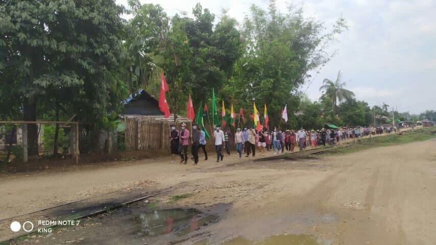 hannayuri_twt's tweet photo. Despite the crackdown,Locals took to the streets to protest against the military regime in Nammati,Kachin State in early morning on Tuesday. 
#May11Coup #WhatsHappeningInMyanmar https://t.co/tDbiTcdQPj