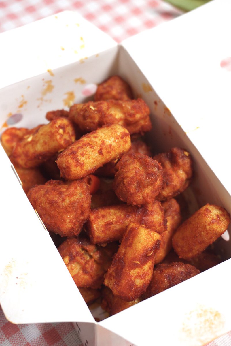 moohann_'s tweet photo. สายกินเผ็ดถูกใจสิ่งนี้ บอนชอน ดับเบิ้ลฮอทกังจอง 🐔 Exclusive Menu สั่งได้ผ่าน LINE MAN เท่านั้น!! ไก่ให้มาพอดีชิ้นเคลือบซอสฮอทกับผงฮอท แถมมีแป้งต๊อกด้วย เคี้ยวหนึบๆนุ่มๆ กินคู่กันคือเดอะเบสต์ แนะนำเลย
📍แจกวาร์ปสั่ง https://t.co/GoGTYTSTw6 
#โปรดีบอกต่อ #หมูหันรีวิว https://t.co/3yvdFnphAq