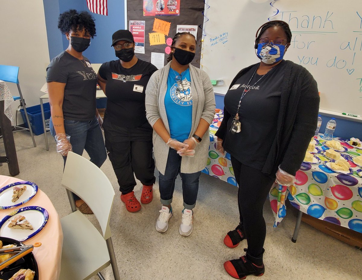 Billingsley_ES's tweet photo. Shout out to our parent volunteers who kept all dessert tables well stocked during Dessert Friday! Mrs. Njie, Mrs. Brower, Mrs. Jumper, Mrs. Newsome and Mrs. Salley, we appreciate you! #BelieveInBillingsley 💚💙🧡 #GoBobcatsGo #TeacherAppreciationWeek #thankaparent https://t.co/gd8VQxHduz