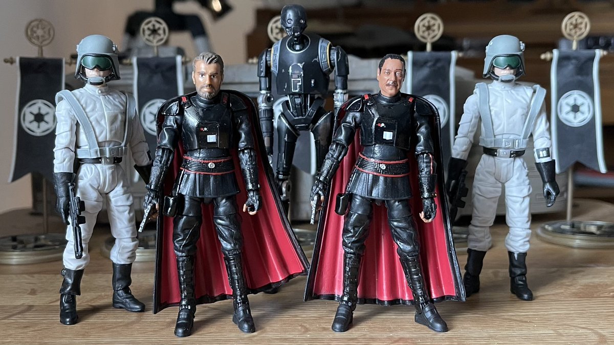 TheImperialcomm's tweet photo. #StarWars #Hasbro #Kenner #BackTVC #FightForTVC #K2SO #ATSTDriver #TheMandalorian #Empire #Imperial #Stormtrooper #actionfigures #MailCall #TVC #save375 #Grogu #DarkSaber

Just arrived from #TungHori!
My first #MoffGideon.
The other guy’s a #custom, obliviously. https://t.co/WUvfGXYzHb