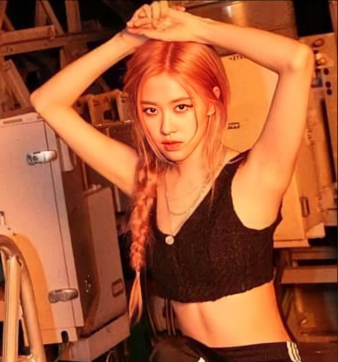 kaojanesakalam's tweet photo. Okay. Y'all need to seriously RT this for #ROSÉ. 

I'm voting for @BLACKPINK for #BBMAsTopSocial https://t.co/n1KzLu3Vnv