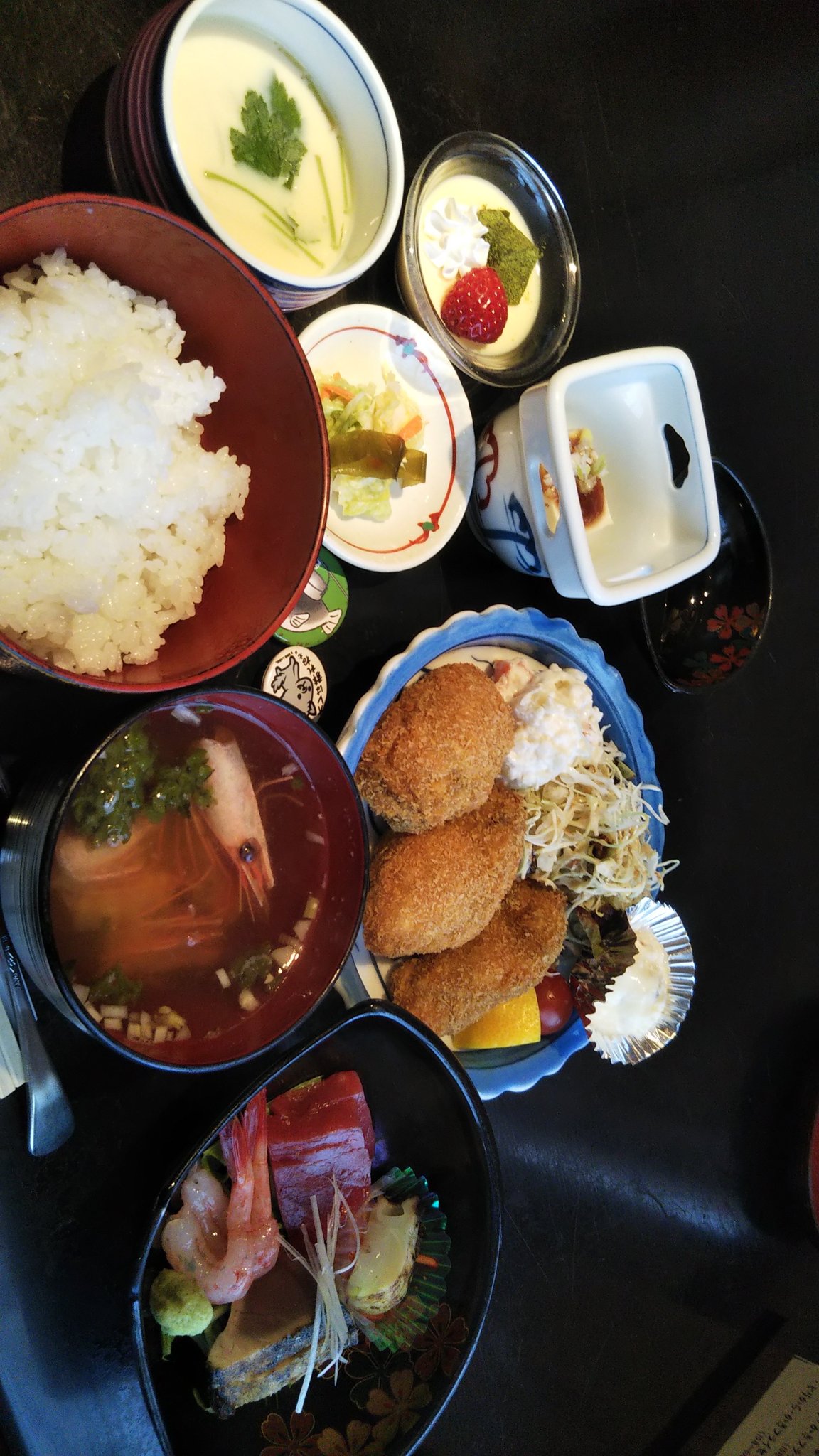 ドマクラ お休み 良い天気 そうだ かき忠さんに 行こう 今日も安定の美味しい料理 見た目も 体にも良い 月に１度しか行けなくて かなり残念 T T 新潟の美味しいランチ かき忠さん 古町 ティラミス大福 亀田のお勧めスイーツ