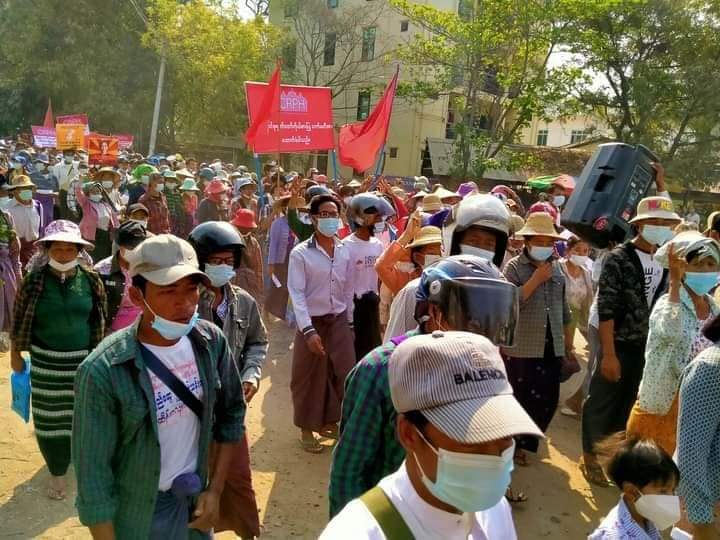 MilkTeaMM_MTAM's tweet photo. Residents of #Natmauk, Magway Division, staged a demonstration against the military dictatorship on May 11.
#May11Coup
#WhatsHappeningInMyanmar
#MilkTeaAlliance https://t.co/29Tvm24JO6