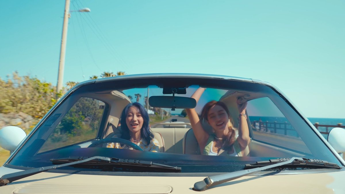 arinscheeks's tweet photo. there r 4 couples in dun dun dance mv: jiho-arin, yooa-binnie, mimi-seunghee, hyojung-fish https://t.co/vW6oGHoVjt