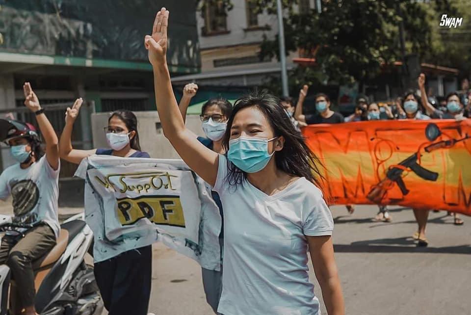nslwin's tweet photo. Today marks 100 day of military coup. 
Hundreds of protesters in MANDALAY marched to overthrow military dictatorship this morning. 

#May11Coup #WhatsHappeningInMyanmar #MilkTeaAlliance https://t.co/ycXDffjrDT