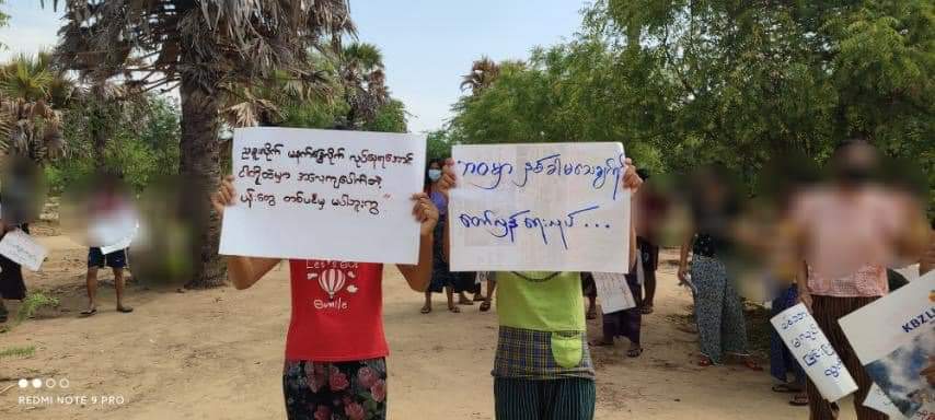 MilkTeaMM_MTAM's tweet photo. On May 11, residents of #Myingyan staged a protest to oppose the military dictatorship and showed support for @NUGMyanmar.
#May11Coup
#WhatsHappeningInMyanmar
#MilkTeaAlliance https://t.co/3XJ7j3jRQB