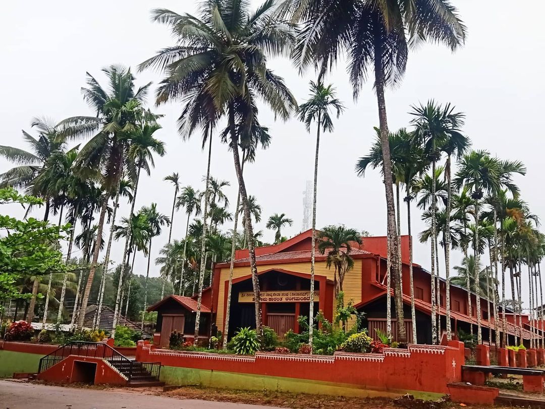 _things2do's tweet photo. How about a literature retreat? Here is a scoop from a little town in #Karnataka - Heggodu, a treasure trove of #literature and #theatre.    

Read on. 
#art #literature #culture #India #Heggodu #Thingsdo #theatre #Indianaulture #UndiscoveredIndia @incredibleindia @NinasamInfo https://t.co/4fECPHD8Kt