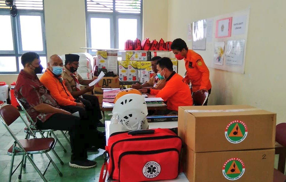 KakDM9's tweet photo. Monitoring Kwarda Jateng @Pramuka_Jateng dlm kegiatan Aksi Pramuka Peduli Karya Bakti Lebaran Tahun 2021 di Kwartir Cabang Kota Surakarta @pramuka_solo @sakamilenial @pramuka @soloposdotcom @solotrustcom https://t.co/3MCvjfFbHR